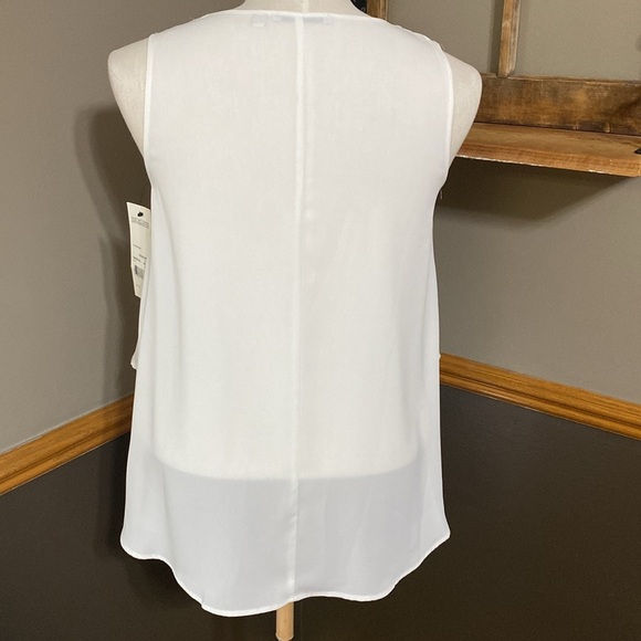 Notations white tiered Flowy tank top with necklace size s NWT - Picture 5 of 8